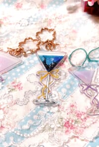 【BOOTH】別離の朝焼け/水底のアーモロートカクテル風アクキー